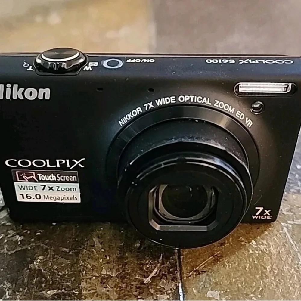 Nikon COOLPIX Black Digital Camera with 7x Zoom